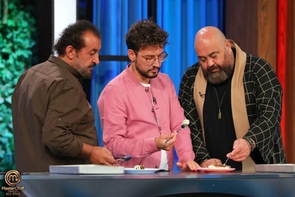 MasterChef’te kaptanlıktan kaçan Özkan hakkında bilinmeyenler herkesi şaşırttı! 11 Ekran Resmi 2025 11 24 18.27.16