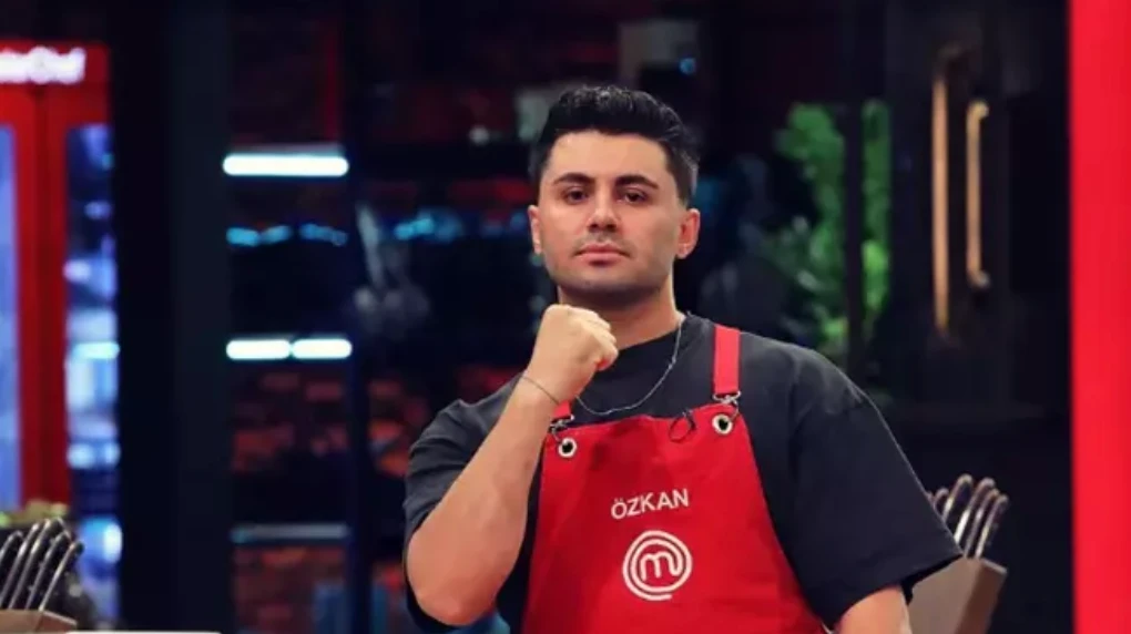 MasterChef’te kaptanlıktan kaçan Özkan hakkında bilinmeyenler herkesi şaşırttı! 7 Ekran Resmi 2025 11 24 19.53.36
