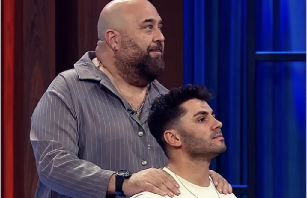 MasterChef’te kaptanlıktan kaçan Özkan hakkında bilinmeyenler herkesi şaşırttı! 6 Ekran Resmi 2025 11 24 19.53.51