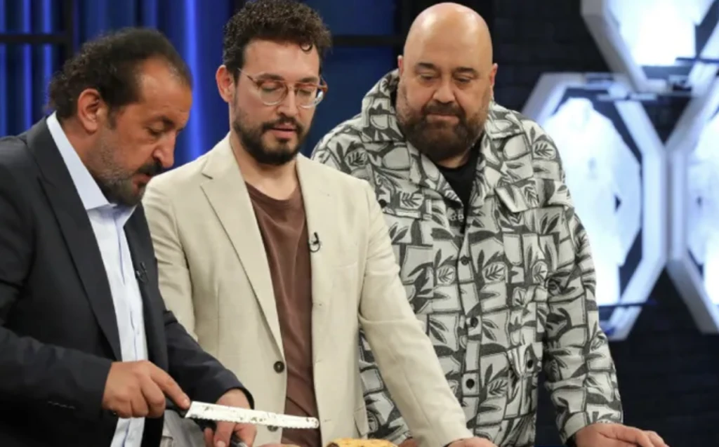 MasterChef'ten Muratcan'ın elenir elenmez yaptığı ilk paylaşım dikkat çekti! Mavi takım kaptanıydı, yorum yağdı! 10 Ekran Resmi 2025 11 27 14.29.41