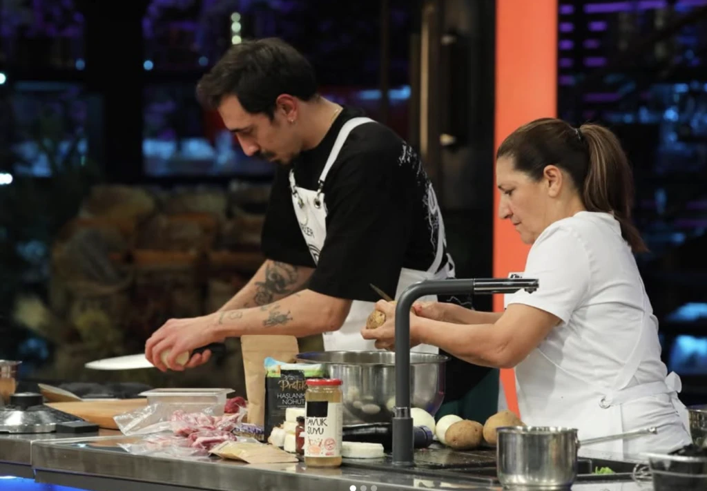 MasterChef Sezer’den bomba paylaşım! Ben olsam beni 50 defa sokağa atmıştım 4 Ekran Resmi 2025 11 27 19.09.50