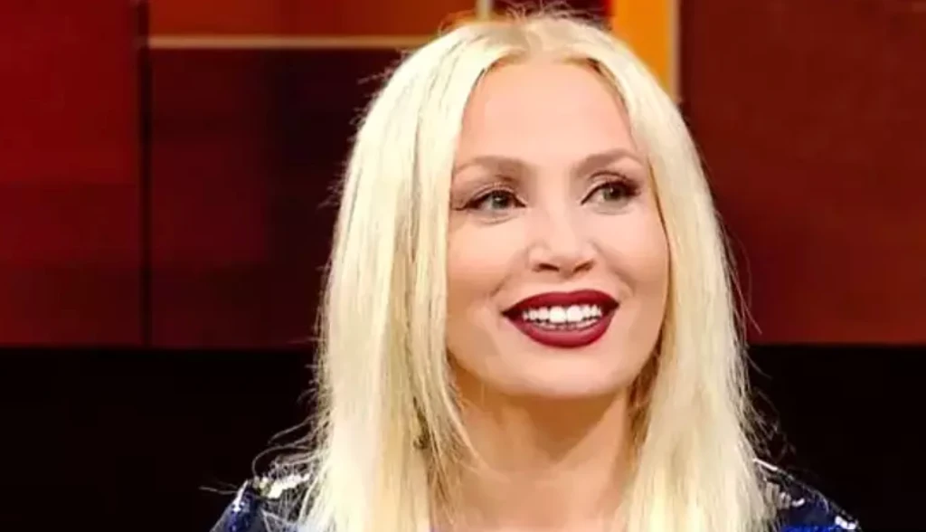 Söylemezsem Olmaz'da Lerzan Mutlu krizi! Ani bir kararla programı bıraktığını duyurdu, nedeni herkesi şaşırttı! 5 Ekran Resmi 2025 11 28 19.16.49