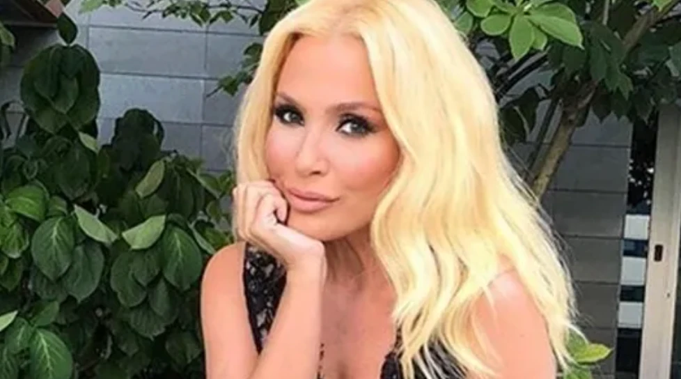 Lerzan Mutlu kimdir, kaç yaşında? Lerzan Mutlu aslen nereli, hangi kanalda program yapıyor? 8 Ekran Resmi 2025 11 28 19.56.14