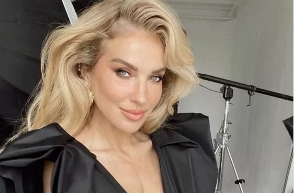 Burcu Esmersoy'dan EYT açıklaması! "Çok mutluyum" 10 Ekran Resmi 2025 12 03 22.30.54