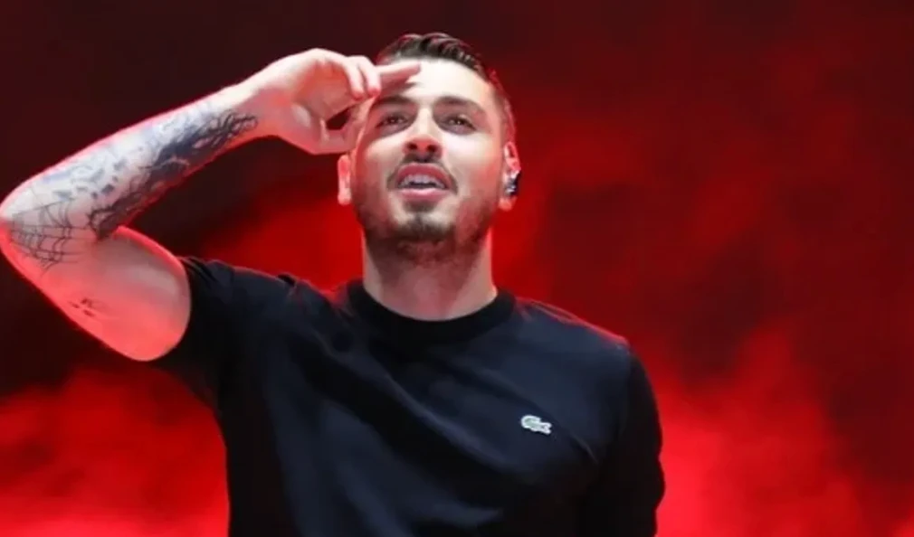 Blok3 yeni şarkısı Kusura Bakma seyirci tarafından ezbere söylenince duygulandı! 5 Ekran Resmi 2025 12 04 20.42.07