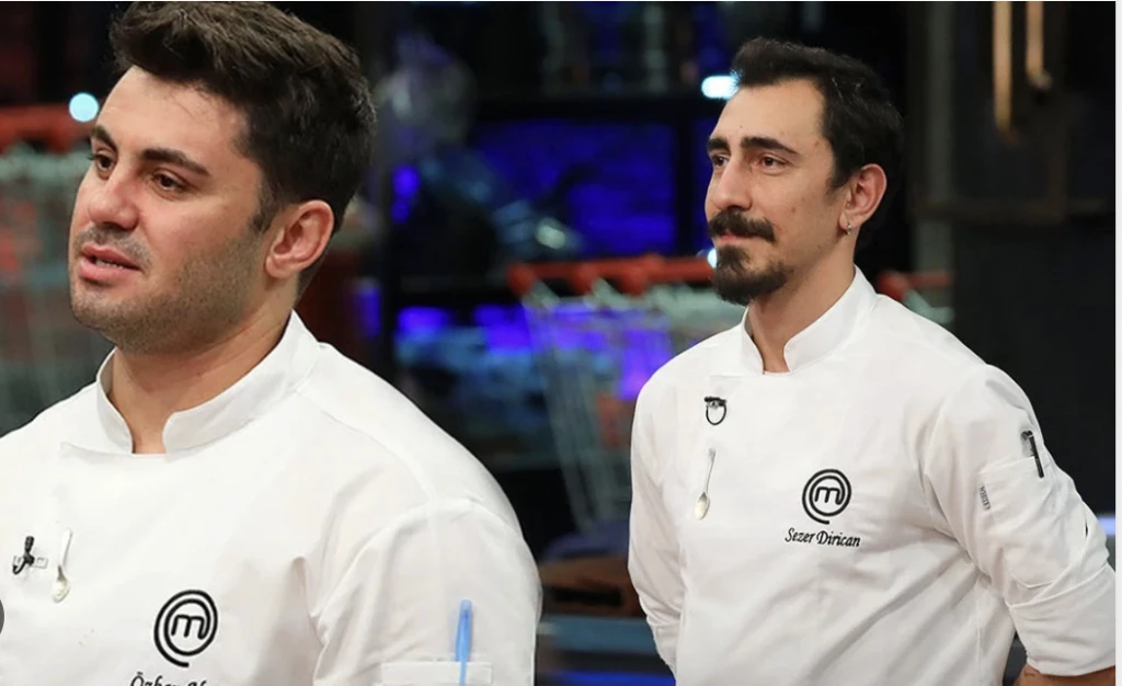 MasterChef finalistlerinden Sezer'in kaşık alan tabağına tepki yapıyor! Böyle rezalet olamaz 4 Ekran Resmi 2025 12 06 17.29.11 2
