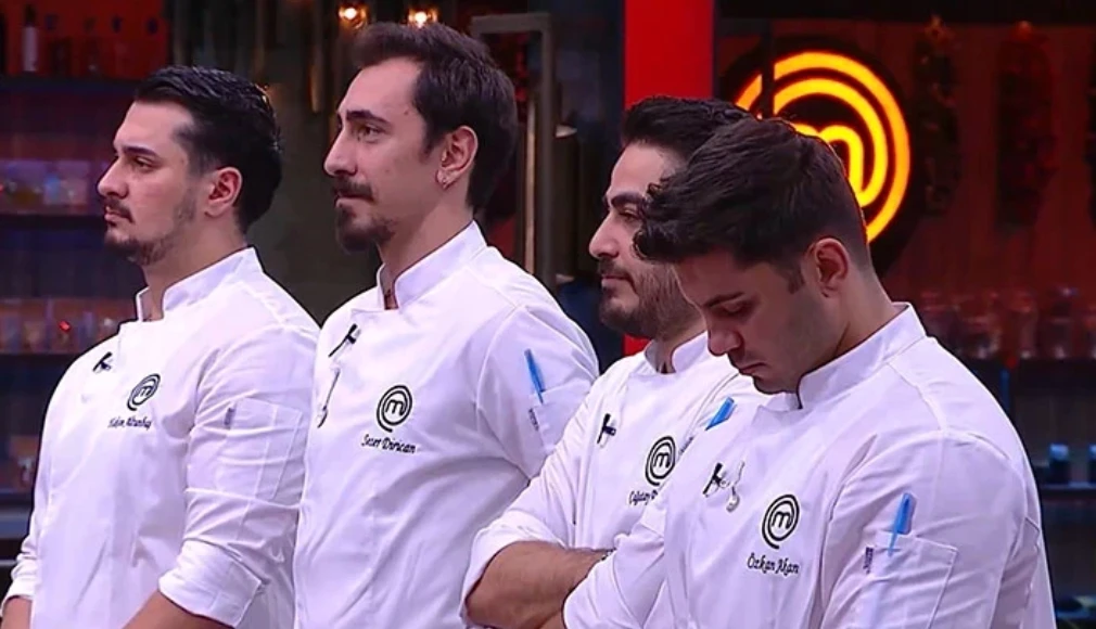 MasterChef 2025 Özkan Akan aslen nereli? MasterChef finalisti Özkan hakkında bilinmeyenler şaşırttı! 10 Ekran Resmi 2025 12 06 17.29.18