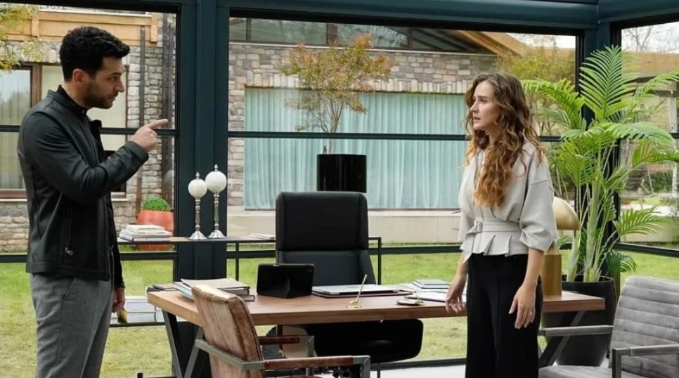 Güller ve Günahlar 9. bölümde Tibet Kader’i sahiplenecek! Serhat Kader’i Tibet’ten geri alabilecek mi? 9 Ekran Resmi 2025 12 06 18.28.40