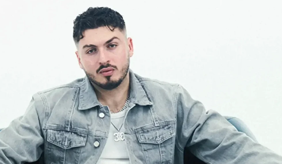 Blok3 kahvede kağıt oynarken görüntülendi! Milyonluk konserler iptal edildi, keyifler yerinde! 5 Ekran Resmi 2025 12 08 22.48.37