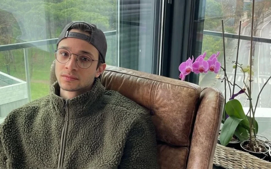 Arda Anarat kimdir, kaç yaşında? Arda Anarat aslen nereli? 9 Ekran Resmi 2025 12 11 23.58.48