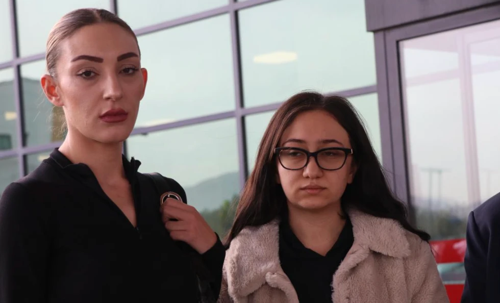 Kadir Ezildi'den Güllü'nün kızı Tuğyan hakkında dikkat çeken açıklama Öldürüldüğünü duyarız gibi geliyor 5 Ekran Resmi 2025 12 13 09.03.12