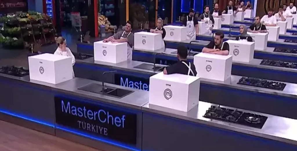 MasterChef All Star Altın Kupa'da ikinci kaşık geldi! MasterChef Altın Kupa ikinci kaşığı kim aldı? 8 Ekran Resmi 2025 12 15 13.41.09 2