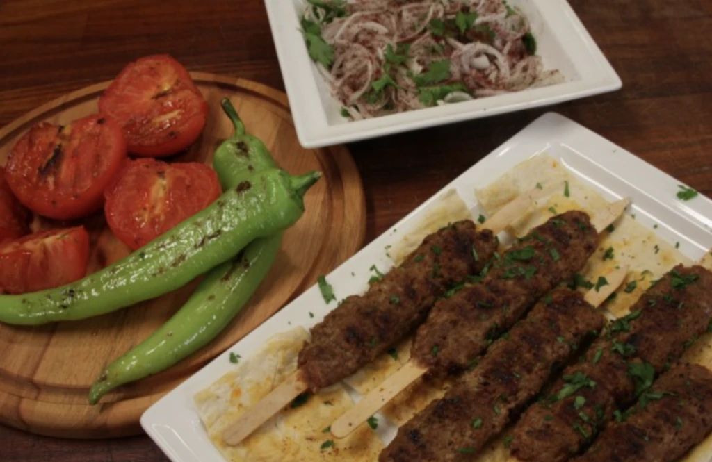 MasterChef All Star'ın viral olan fıstıklı kebap tarifi! Sosyal medya bunu konuşuyor, yok böyle bir lezzet 5 Ekran Resmi 2025 12 15 16.06.03