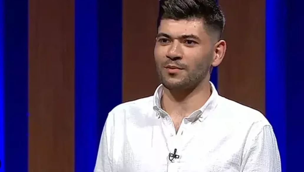 MasterChef All Star'da Erim hazırladığı tatlı kaybolunca sinir krizi geçirdi! Sosyal medyada capsler havada uçuştu! 6 Ekran Resmi 2025 12 17 13.27.32