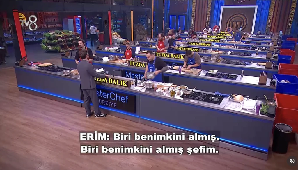 MasterChef All Star'da Erim hazırladığı tatlı kaybolunca sinir krizi geçirdi! Sosyal medyada capsler havada uçuştu! 4 Ekran Resmi 2025 12 17 14.03.47