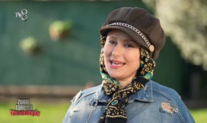 Yemekteyiz Zahra Hanım kimdir, kaç yaşında? Sokak sanatçısı Zahra Yemekteyiz'e sesiyle damga vurdu! 4 Ekran goruntusu 2025 12 01 181208