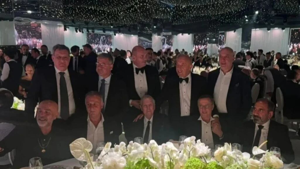 Sinan Engin’in kızı Elif Engin ve Ahmet Emin Ahlatcı’nın düğününe ünlüler akın etti!