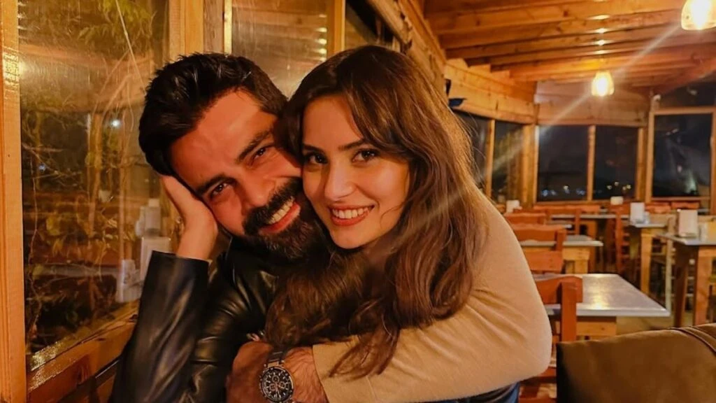Oyuncu Erkan Meriç sevgilisi Yağmur Öztürk’e evlilik teklifi etti! 