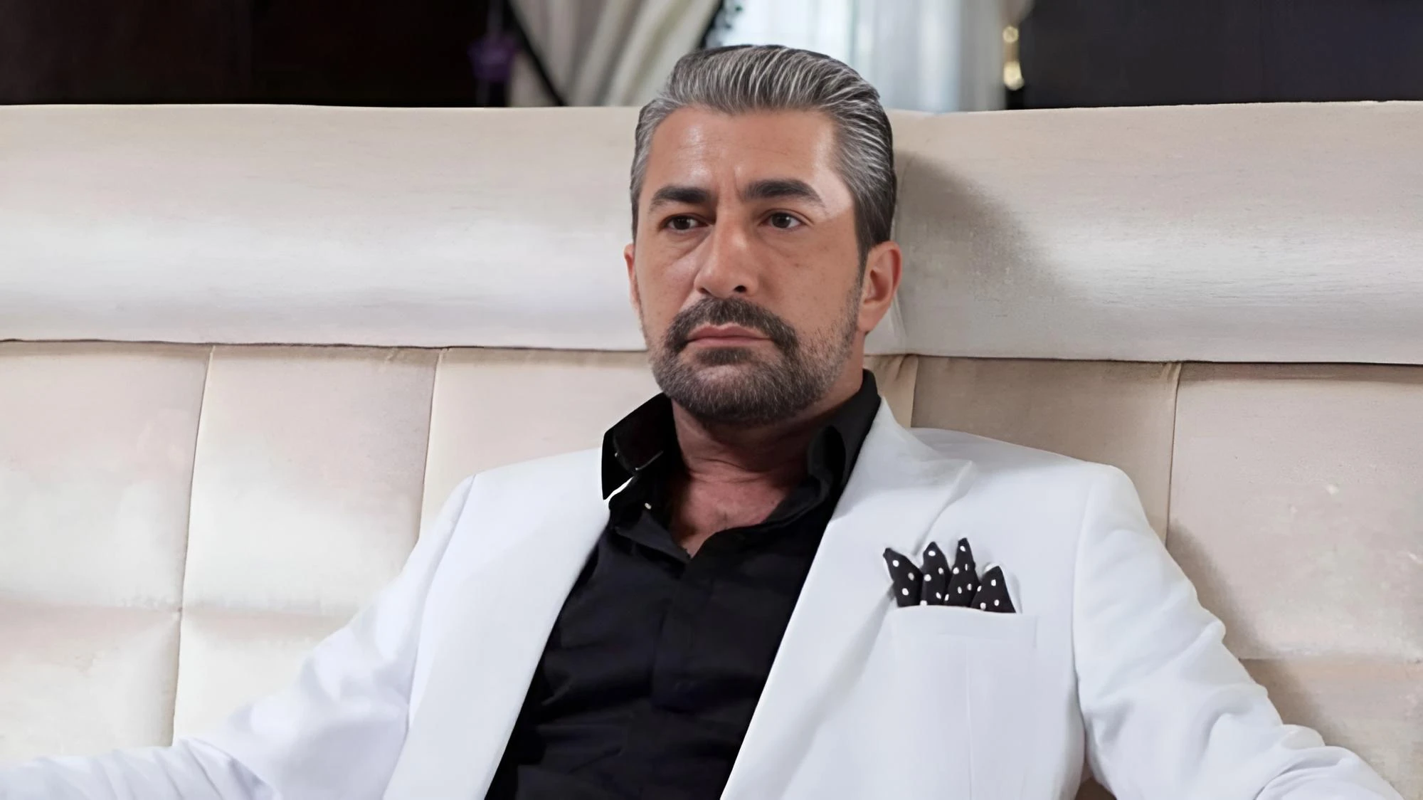 Erkan Petekkaya yıllar sonra annesiyle ilgili konuştu! Canlı yayında zor anlar yaşadı 8 Erkan Petekkaya 1 restored