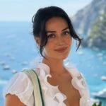Esra Bilgic ve Faruk Sabancidan romantik tatil paylasimi