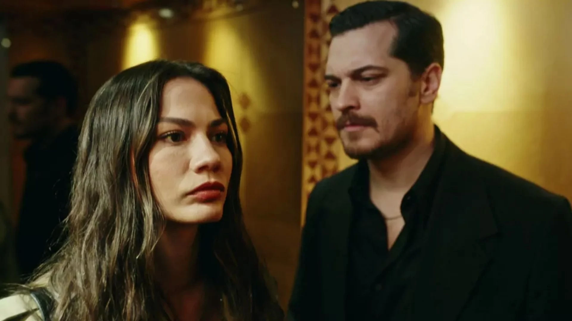 Esref Ruya dizisinde Cagatay Ulusoyun Demet Ozdemiri istemedigi iddiasi