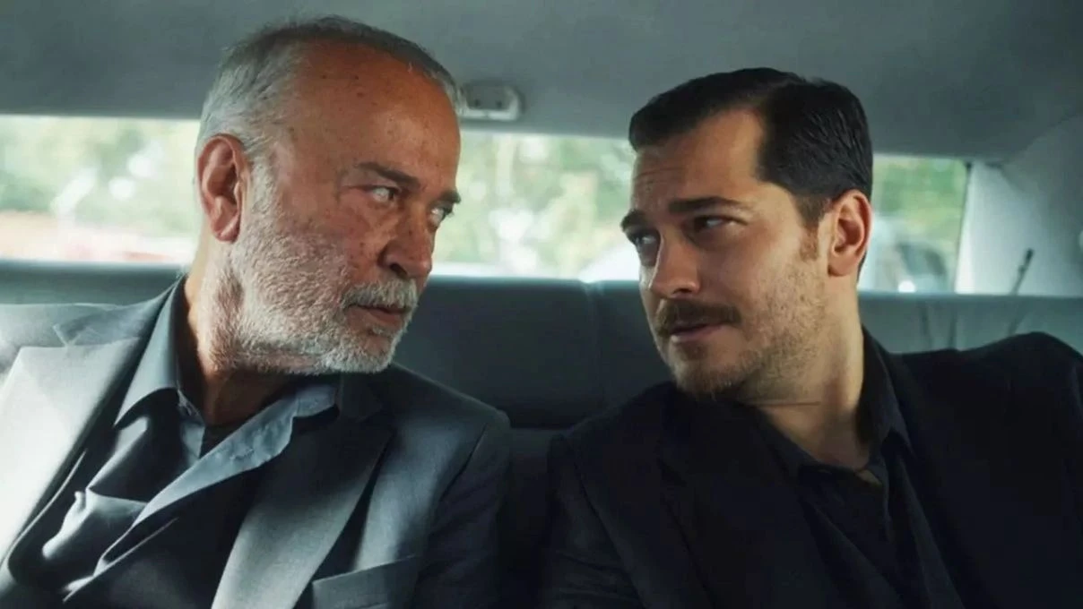 Esref Ruyada Hidir Ihtiyar mi Hidir Esrefin mi Kadirin mi babasi