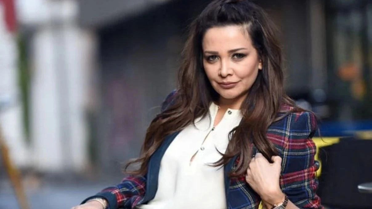 Evrim Akın'ın biyografisi ve hayatı: "Oha falan oldum'' dedirden bir kariyer 6 Evrim Akın kimdir, kaç yaşında? Evrim Akın hangi dizilerde oynadı?