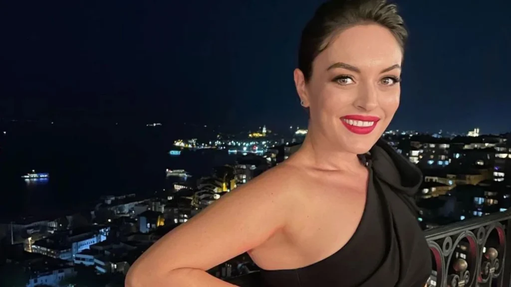 Ezgi Mola pilates yaptığı anları paylaştı! Ünlü oyuncunun esprili paylaşımı takipçilerini güldürdü