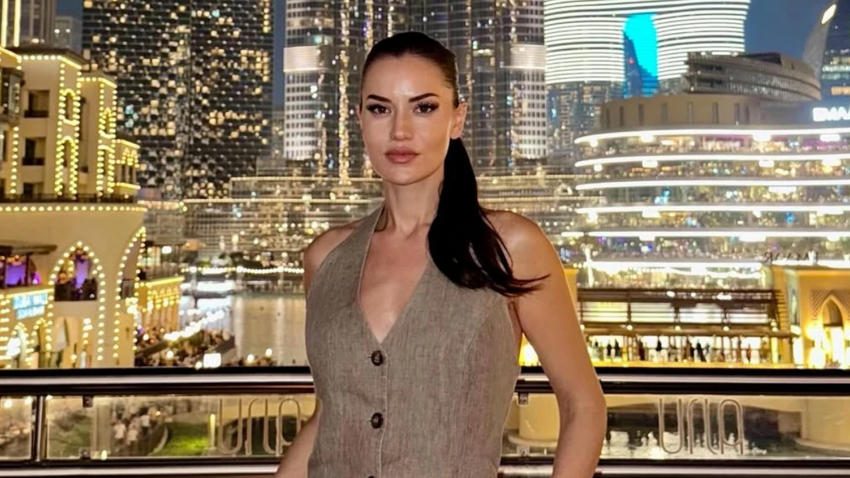 Fahriye Evcen’in yeni projesi belli oldu! Uğultulu Tepeler’den teklif geldi 7 Fahriye Evcen 5 1