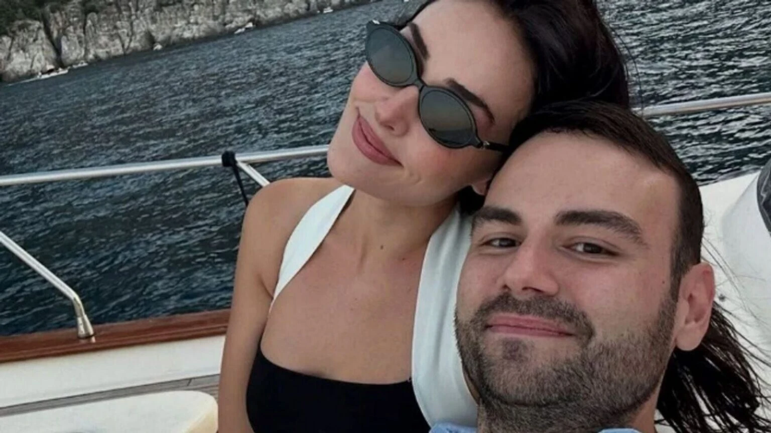 Oyuncu Esra Bilgiç ile aşk yaşayan Faruk Sabancı’dan şaşırtan evlilik açıklaması!