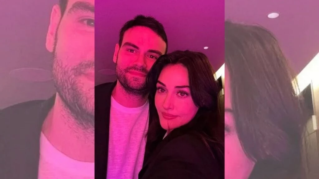 Faruk Sabancı ve Esra Bilgiç çiftinden aşk dolu paylaşım! Ünlü çiftin romantik pozları beğeni rekoru kırdı