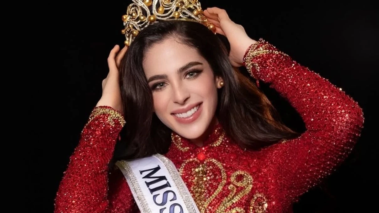 Kainat güzeli Fatima Bosch estetikli çıktı! Eski hali pes dedirtti 10 Kainat güzeli Fatima Bosch estetikli çıktı! Eski hali pes dedirtti