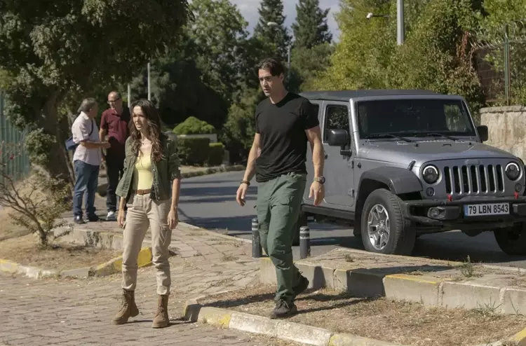 Arka Sokaklar final mi yapıyor? Arka Sokaklar’ın Merve’si Felicia Sağnak spoiler verdi 5 Felicia Sagnak 1