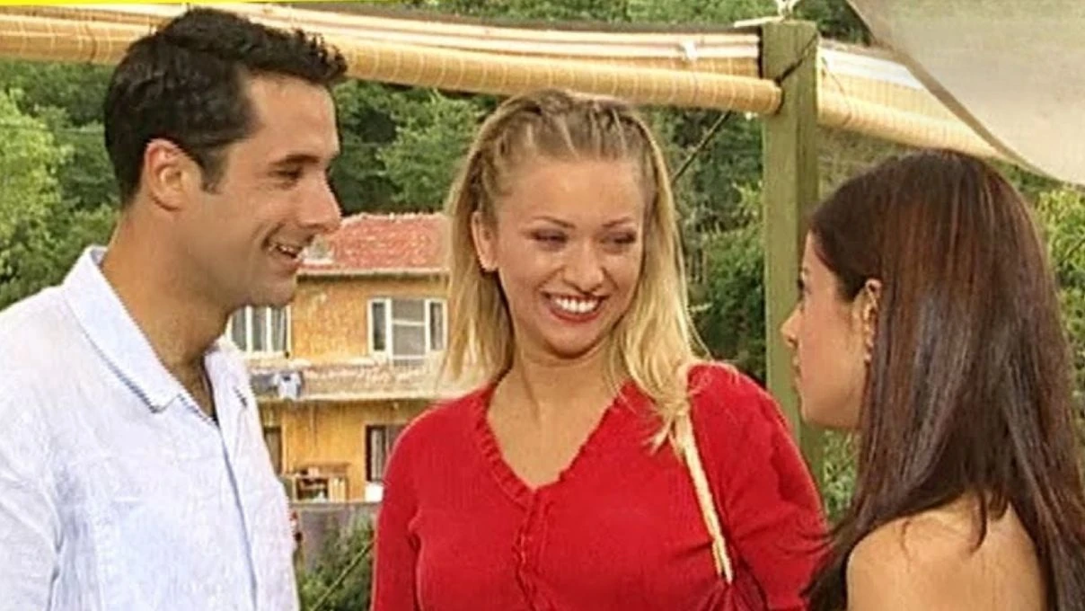 Çiçek Taksi dizisinin Aynur’u Funda Gürdağ yıllar sonra ortaya çıktı! Son hali herkesi şaşkına çevirdi 7 Çiçek Taksi dizisinin Aynur’u Funda Gürdağ yıllar sonra ortaya çıktı! Son hali herkesi şaşkına çevirdi