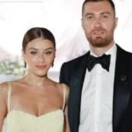 Gelin gorunce bir araya geldi Ogulcan Engin sevgilisi Ilayda Alisan ile kiz kardesi Elif Enginin dugunune katildi