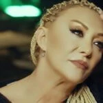 Güllü konserde söylemediği şarkıyı çıkışta hayranı için söylemiş!