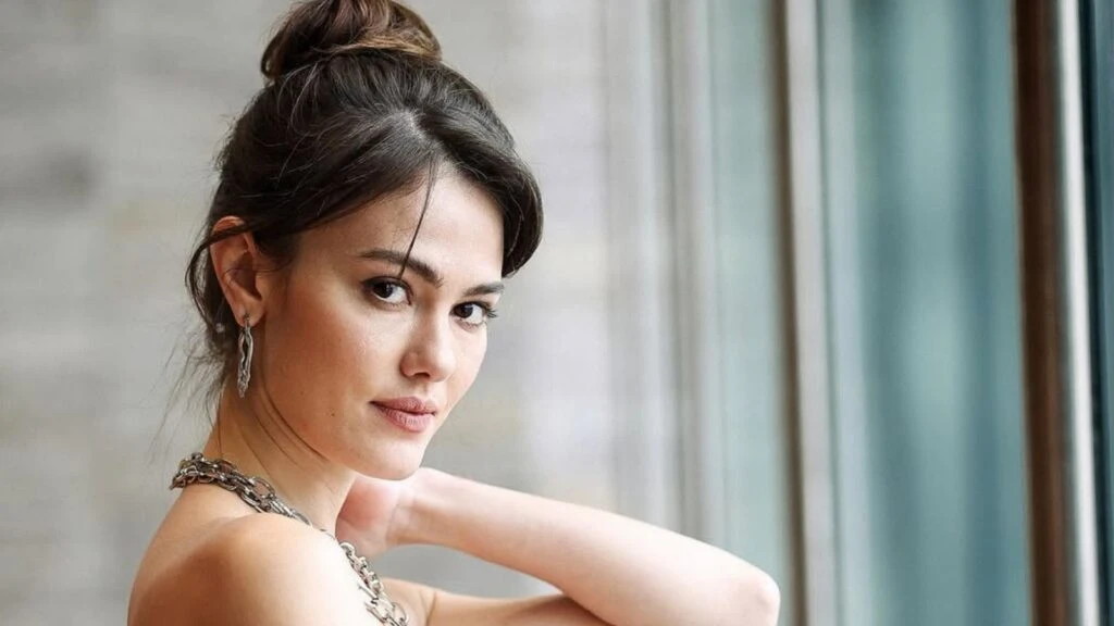 Leyla dizisinin Ahsen’i Gülper Özdemir kimdir? Gülper Özdemir nereli kaç dil biliyor?