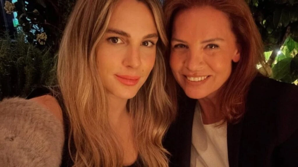 Yeşilçam’ın Ayşecik’i adeta yıllara meydan okuyor! Güzelliğini Hülya Koçyiğit’ten aldı