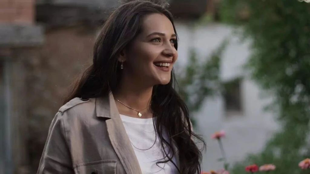 Gülsim Ali Engin Akyürek ile partner oldu! Bereketli Topraklar dizisiyle ekranlara dönüyor
