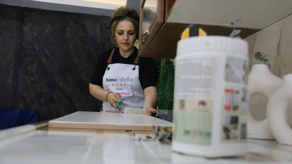 “Yapamazsın” diyenlere aldırış etmedi! Sivaslı Handan Gökçek hayalini kurduğu mesleği yapmaya başladı