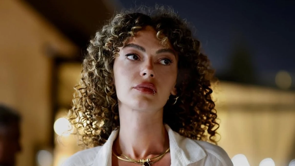 Selena dizisinin Kıvılcım’ı Hazal Şenel son hali şoke etti! Oyunculuğu bırakan oyuncu bakın ne iş yapıyor