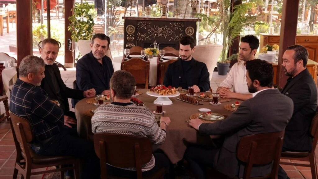 Hudutsuz Sevda dizisi bu akşam var mı? Hudutsuz Sevda yeni bölüm neden yok?