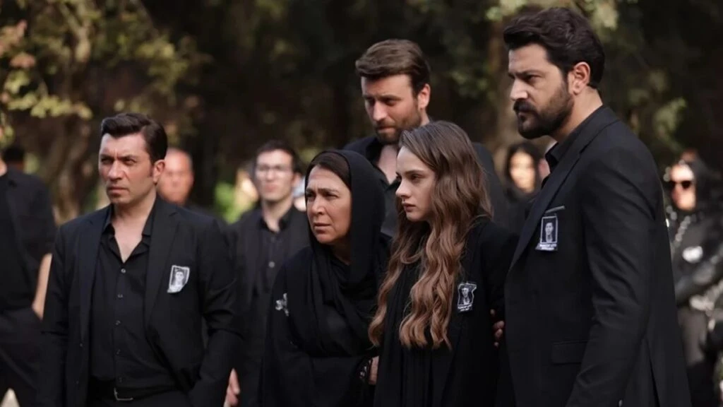Hudutsuz Sevda dizisinin erkek oyuncuları akşam yemeğinde bir araya geldi!