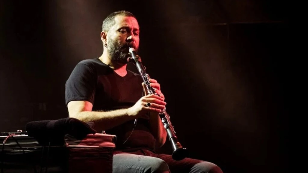 Hüsnü Şenlendirici’den klarnet şov! Bu kez Bursa’daki arkadaşı için çaldı