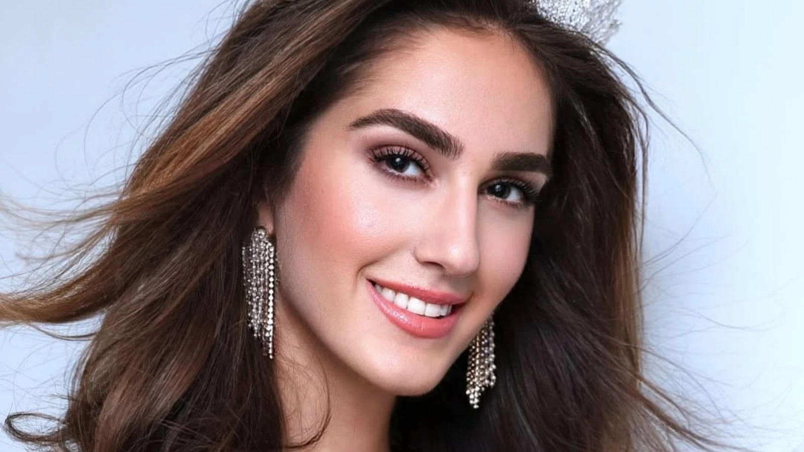 Miss Turkey birincisi İdil Bilgen Miss World yarışması için Hindistan'a gitti!