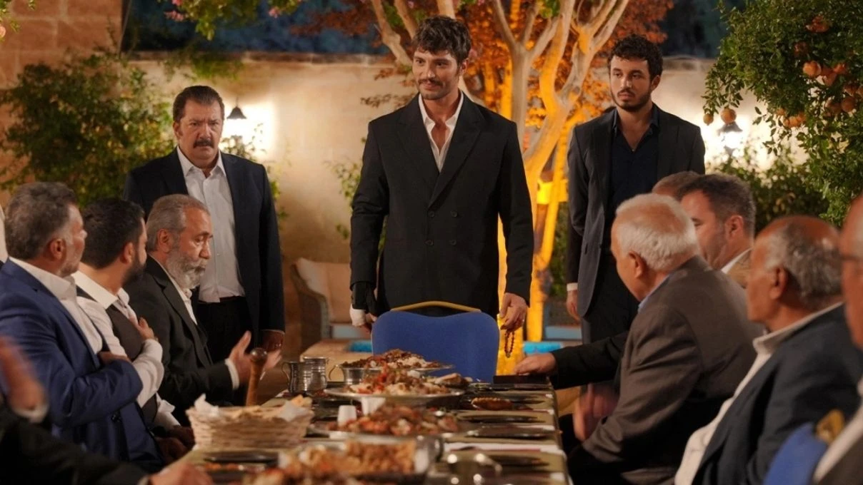 Halef dizisi oyuncusu İlhan Şen genç hayranlarına bakın ne yaptı! Sosyal medyayı sallayan görüntüler