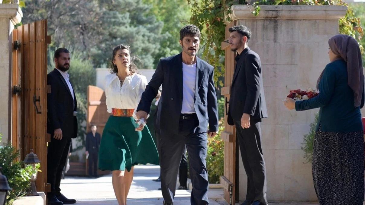 Halef dizisi oyuncusu İlhan Şen genç hayranlarına bakın ne yaptı! Sosyal medyayı sallayan görüntüler