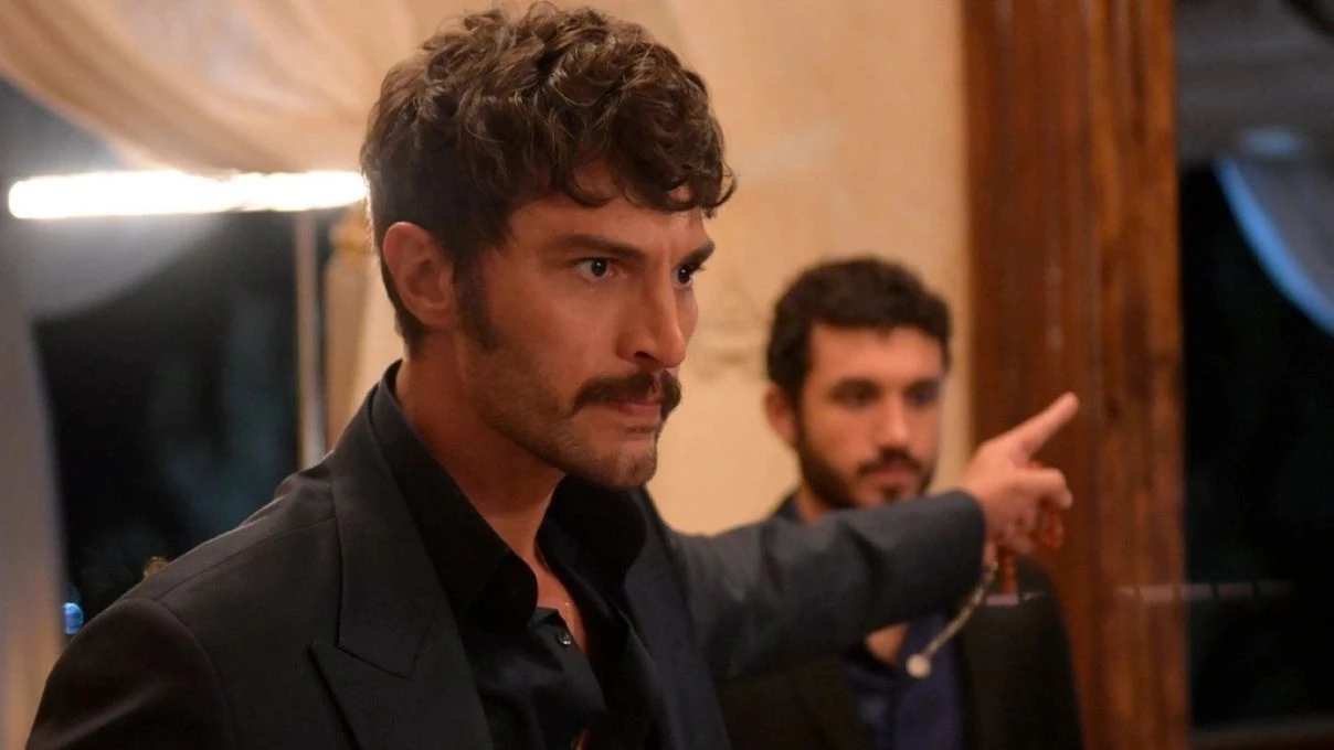 Halef dizisi oyuncusu İlhan Şen genç hayranlarına bakın ne yaptı! Sosyal medyayı sallayan görüntüler