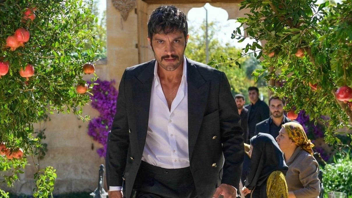 İlhan Şen’in sevgilisi sosyal medyada gündem oldu! Annesi gibi duruyor