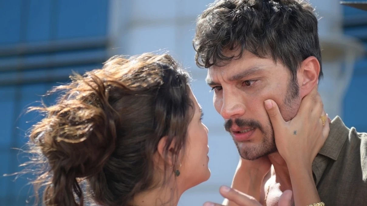 İlhan Şen’in sevgilisi sosyal medyada gündem oldu! Annesi gibi duruyor